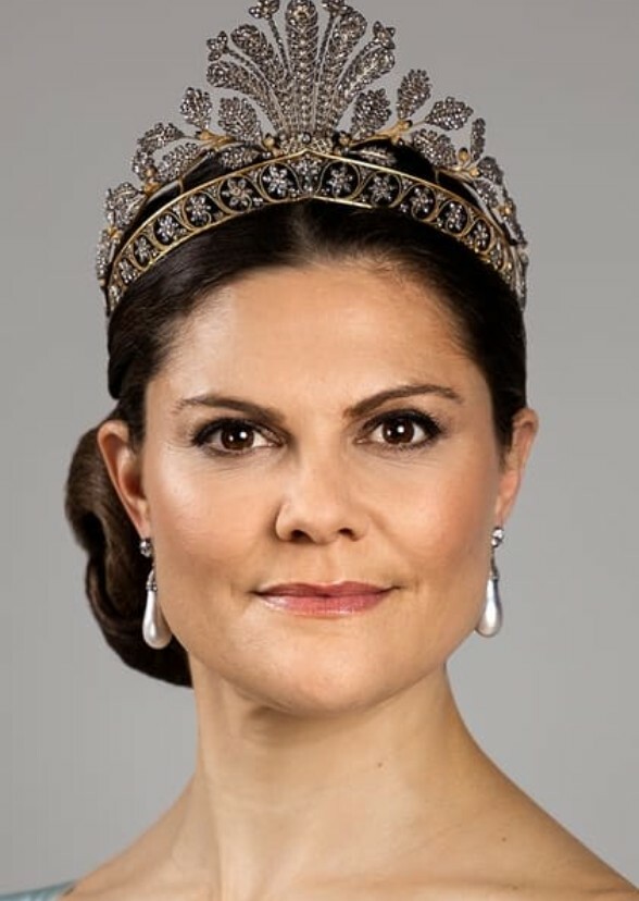 Crown of Strength: A Royal Fitness Tale