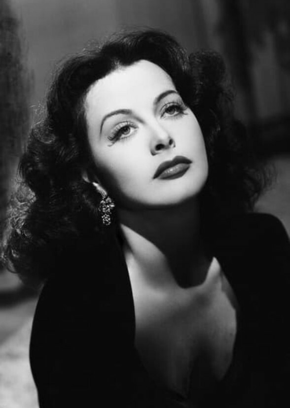 Elegance Unveiled: The Hedy Lamarr Chronicle