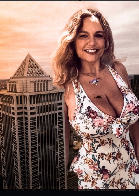 Giantess Mom: larger than life