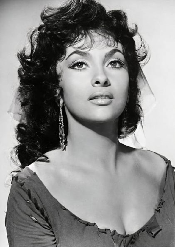 Gina: The Italian Seductress