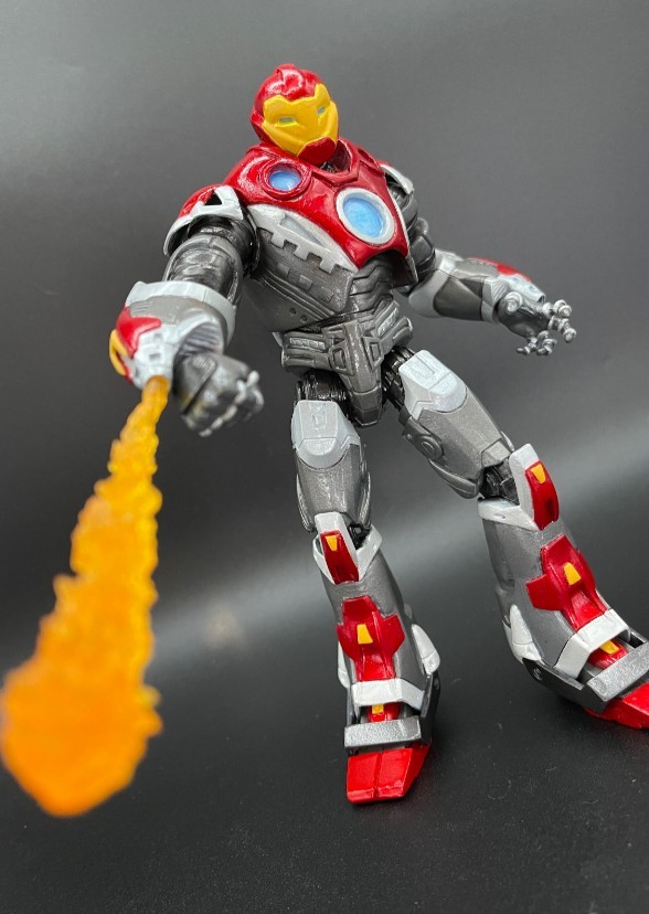 ULTIMATE IRON MAN 