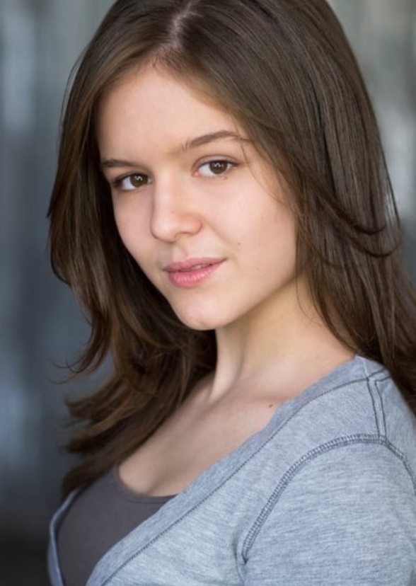 Izabela Vidovic look alikes