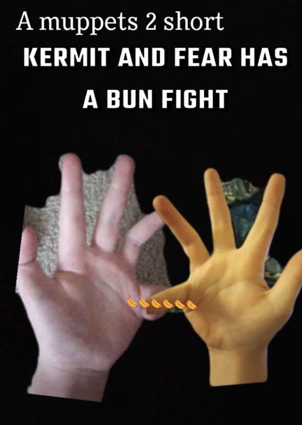 KERMIT AND fear has a bun fight (2007)
