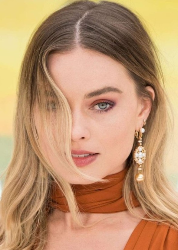 Margot Robbie Into The Multiverse Of Madness