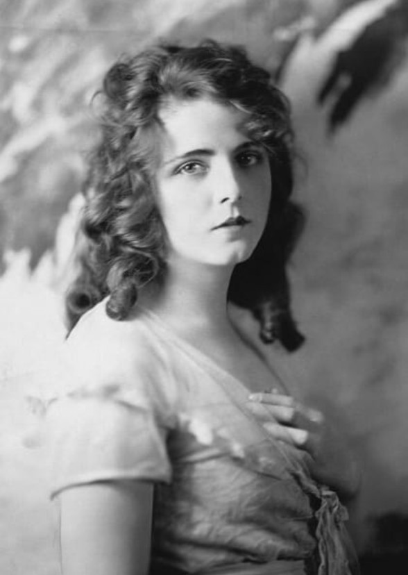 Olive's Radiant Roaring Twenties