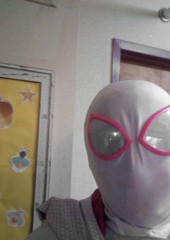 Sadie sink as ghost spider kade
