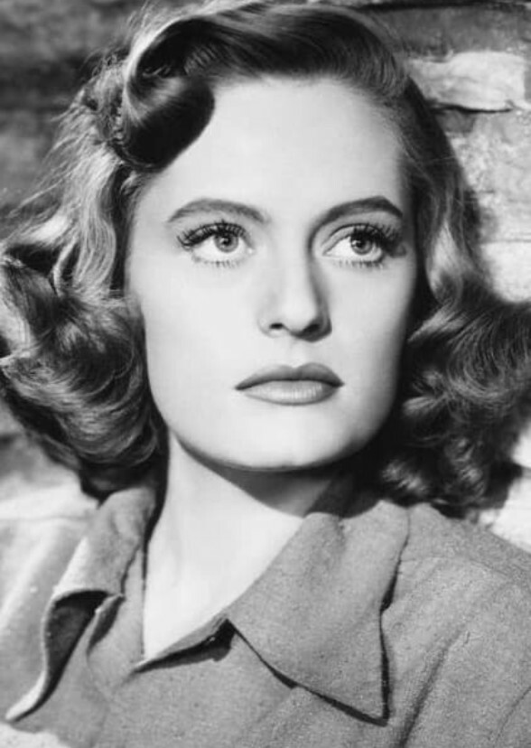 Silver Screen Siren: The Alexis Smith Story