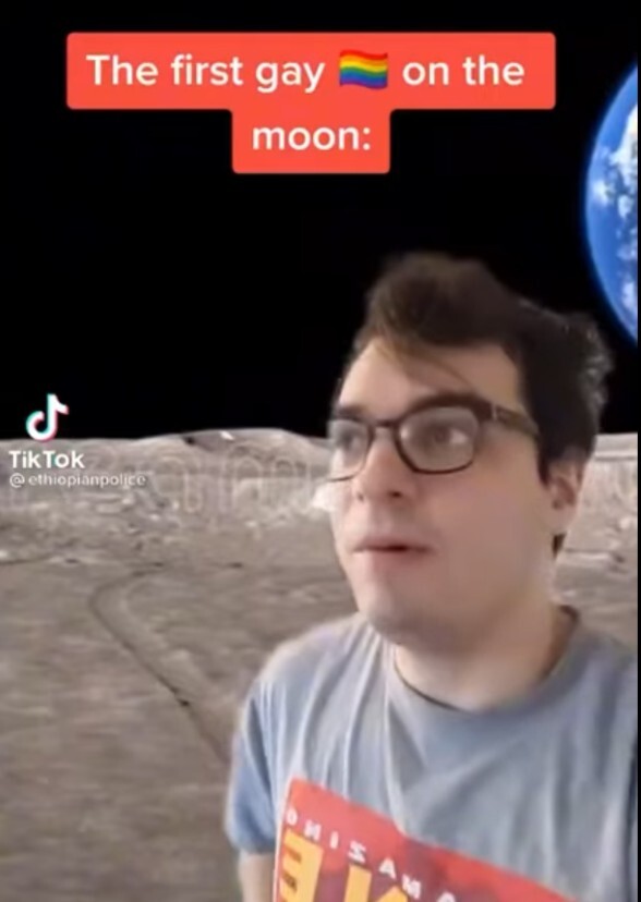The first gay 🏳️‍🌈 on the moon