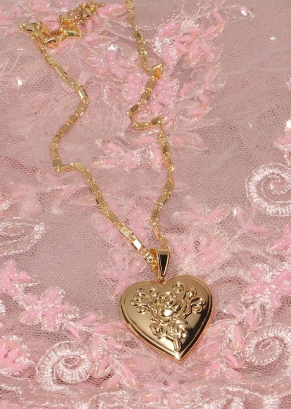 The Girly Friends of the Traveling Locket Necklace