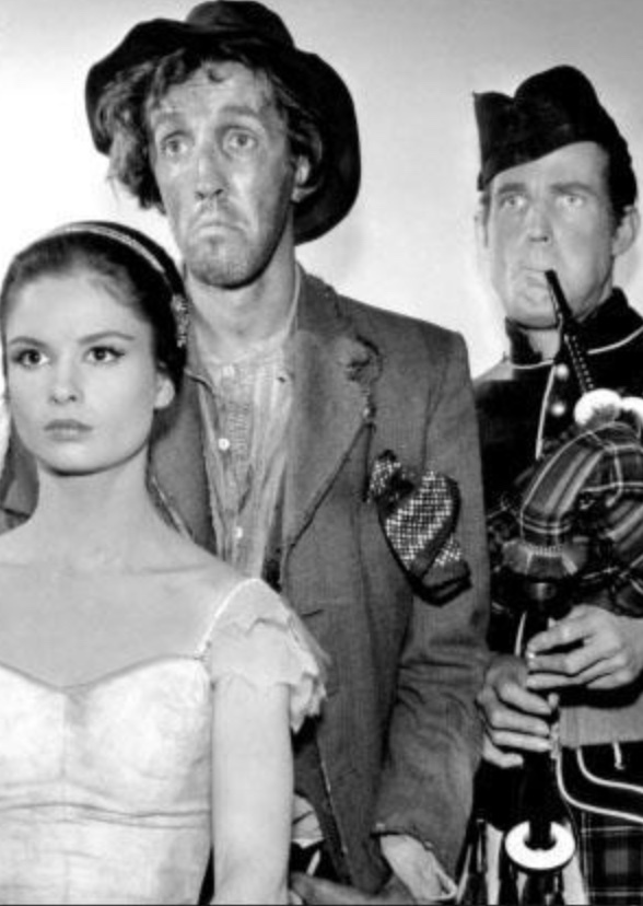 The Twilight Zone (1990s) 3x14 - Five Characters in Search of an Exit