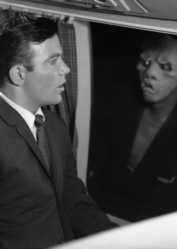 The Twilight Zone (1990s) 5x4 - Nightmare on 20,000 Feet