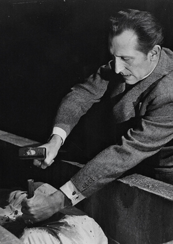 Van Helsing KILLS The Universal Monsters!