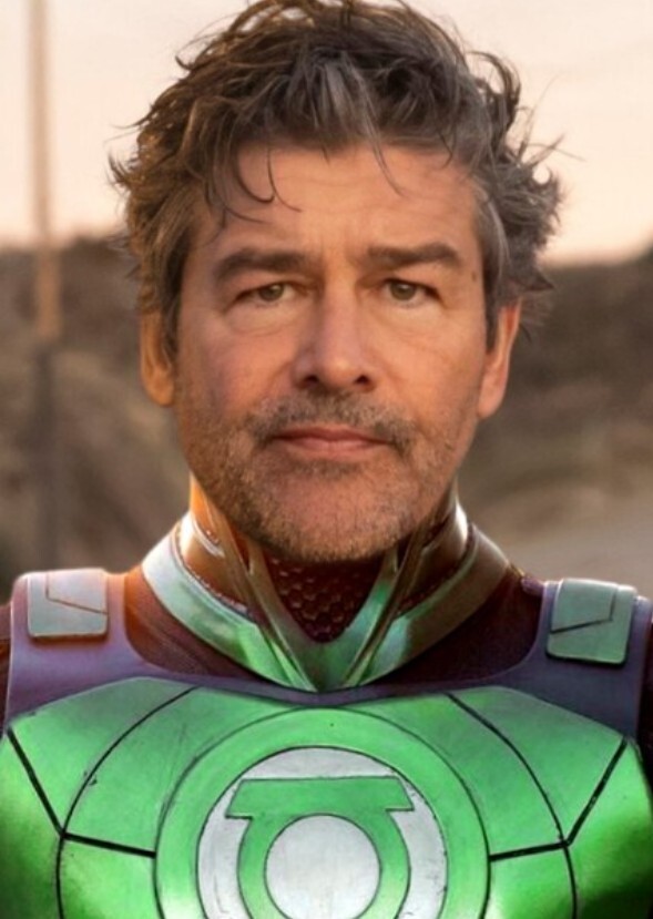 What if these aged up DCU characters were younger?