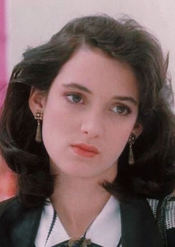 Which Actress Should've Played Veronica Sawyer in Various Dacades