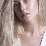 Ashley de Lange