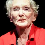 Siân Phillips