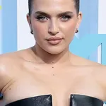 Mae Muller