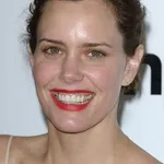 Ione Skye