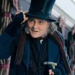 Ebenezer Scrooge (Johnny Depp)