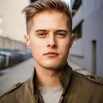 Lucas Grabeel