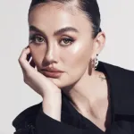 AGNEZ MO