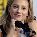 Lili Reinhart