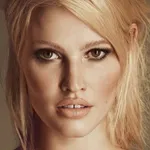 Lara Stone
