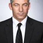 Jason Isaacs