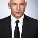 Jason Isaacs