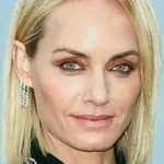 Amber Valletta