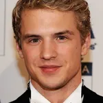 Freddie Stroma