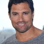 Manu Bennett