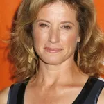 Nancy Travis