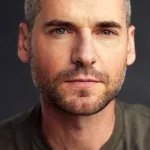 David de Lautour