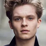 Tom Glynn-Carney