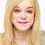 Leslie Dixon