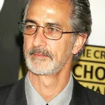 David Strathairn