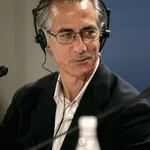 David Strathairn