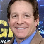 Steve Guttenberg