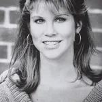 Leah Ayres