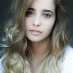 Holly Earl