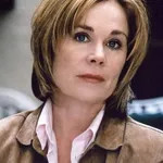 Roxanne Hart