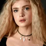Elena Kampouris