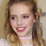 Lina Larissa Strahl