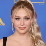 Alyvia Alyn Lind