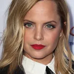 Mena Suvari