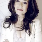 Mary McDonnell