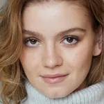 Bella DeLong