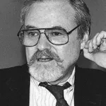 Alan J. Pakula