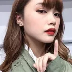 Praewa Suthamphong
